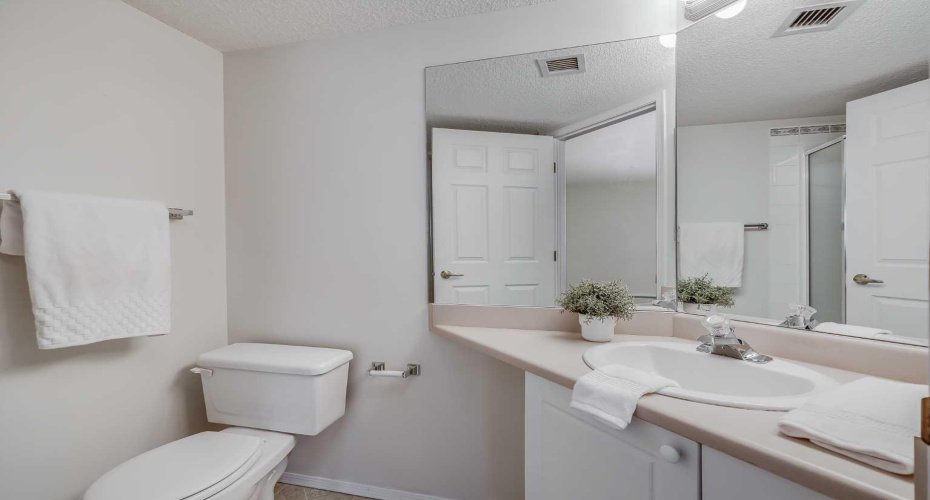 3000 Sienna Park Green, Calgary, Alberta T3H 3N7, 2 Bedrooms Bedrooms, ,2 BathroomsBathrooms,Residential,For Sale,Sienna Park,A2282468
