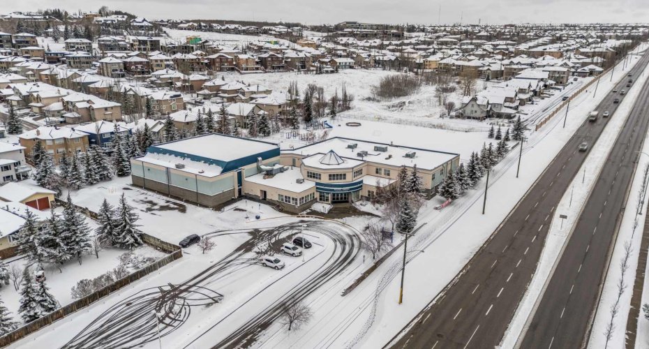3000 Sienna Park Green, Calgary, Alberta T3H 3N7, 2 Bedrooms Bedrooms, ,2 BathroomsBathrooms,Residential,For Sale,Sienna Park,A2282468