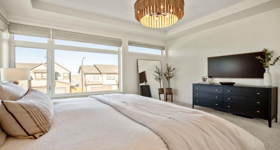 35 Bluerock Avenue, Calgary, Alberta T2Y 0R6, 3 Bedrooms Bedrooms, ,3 BathroomsBathrooms,Residential,For Sale,Bluerock,A2284791