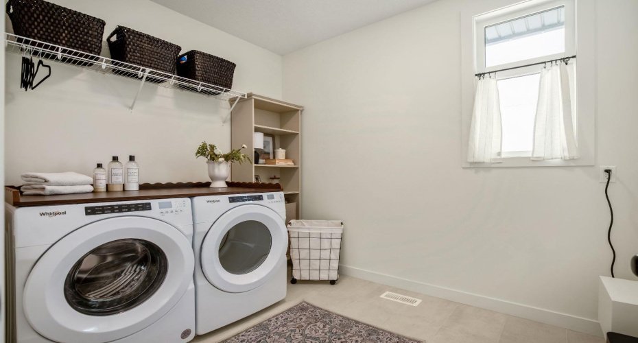 35 Bluerock Avenue, Calgary, Alberta T2Y 0R6, 3 Bedrooms Bedrooms, ,3 BathroomsBathrooms,Residential,For Sale,Bluerock,A2284791