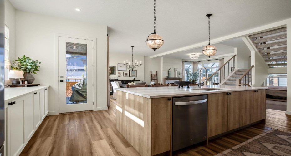 35 Bluerock Avenue, Calgary, Alberta T2Y 0R6, 3 Bedrooms Bedrooms, ,3 BathroomsBathrooms,Residential,For Sale,Bluerock,A2284791