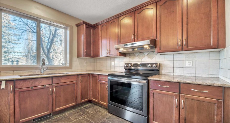 63 Discovery Ridge Circle, Calgary, Alberta T3H 5T8, 3 Bedrooms Bedrooms, ,3 BathroomsBathrooms,Residential,For Sale,Discovery Ridge,A2284828