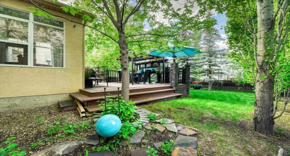 63 Discovery Ridge Circle, Calgary, Alberta T3H 5T8, 3 Bedrooms Bedrooms, ,3 BathroomsBathrooms,Residential,For Sale,Discovery Ridge,A2284828