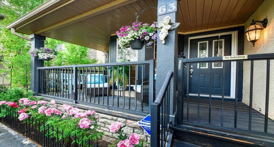 63 Discovery Ridge Circle, Calgary, Alberta T3H 5T8, 3 Bedrooms Bedrooms, ,3 BathroomsBathrooms,Residential,For Sale,Discovery Ridge,A2284828