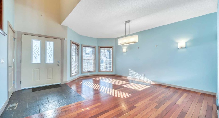 63 Discovery Ridge Circle, Calgary, Alberta T3H 5T8, 3 Bedrooms Bedrooms, ,3 BathroomsBathrooms,Residential,For Sale,Discovery Ridge,A2284828