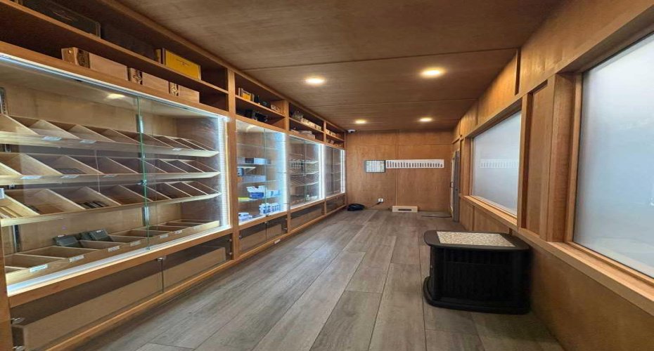 Calgary, Alberta, ,Commercial,For Lease,A2284923