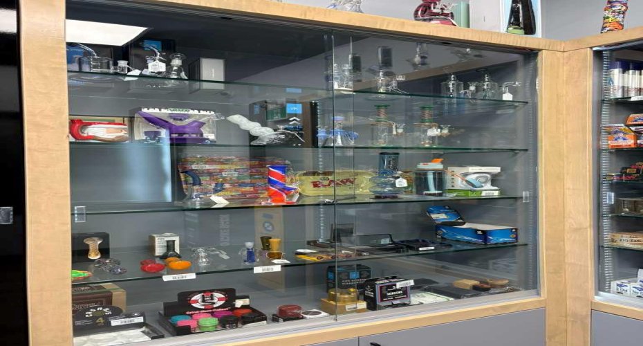 Calgary, Alberta, ,Commercial,For Lease,A2284923