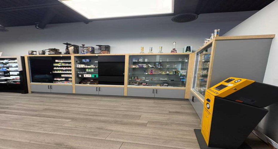 Calgary, Alberta, ,Commercial,For Lease,A2284923