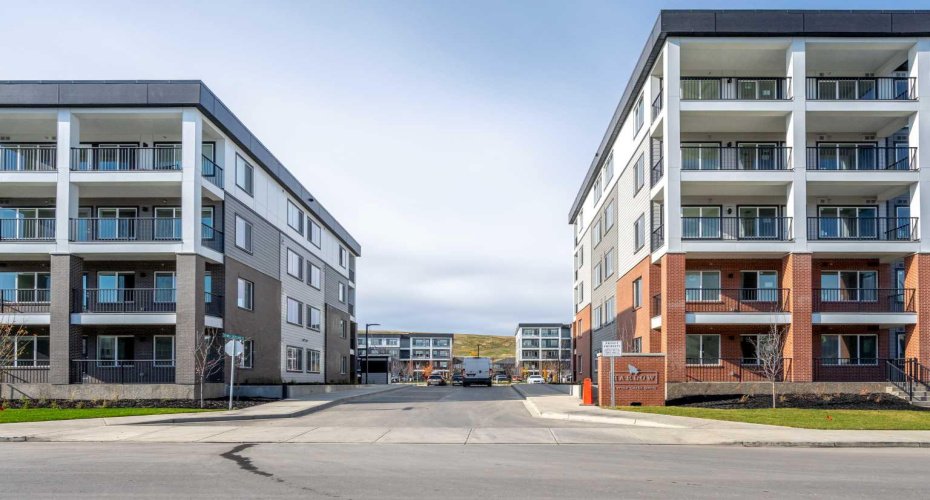 111 Wolf Creek Drive, Calgary, Alberta T2X 5X2, 2 Bedrooms Bedrooms, ,2 BathroomsBathrooms,Residential,For Sale,Wolf Creek,A2285158