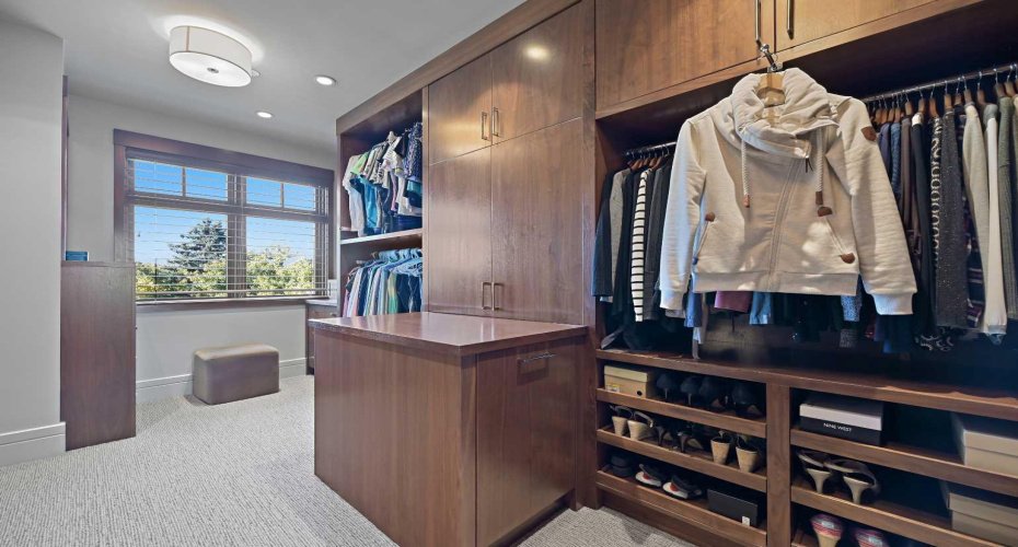 31 Spring Valley Heights, Calgary, Alberta T3H 0M3, 5 Bedrooms Bedrooms, ,7 BathroomsBathrooms,Residential,For Sale,Spring Valley,A2285616