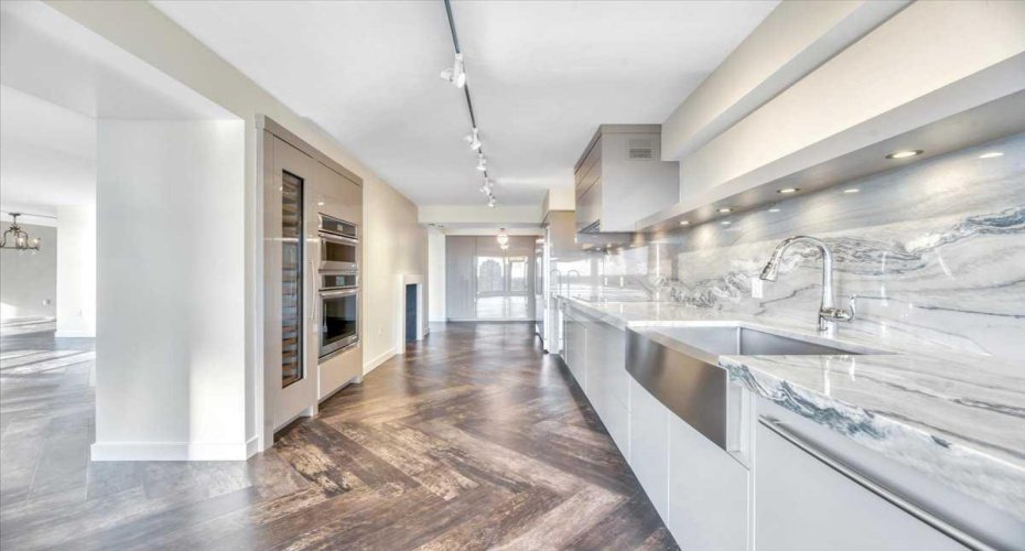 1100 8 Avenue, Calgary, Alberta T2P 3T9, 1 Bedroom Bedrooms, ,3 BathroomsBathrooms,Residential,For Sale,8,A2285688