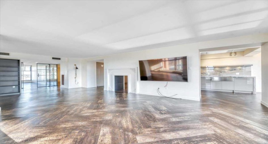 1100 8 Avenue, Calgary, Alberta T2P 3T9, 1 Bedroom Bedrooms, ,3 BathroomsBathrooms,Residential,For Sale,8,A2285688