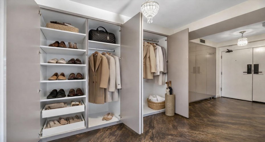 1100 8 Avenue, Calgary, Alberta T2P 3T9, 1 Bedroom Bedrooms, ,3 BathroomsBathrooms,Residential,For Sale,8,A2285688