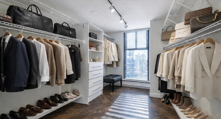 1100 8 Avenue, Calgary, Alberta T2P 3T9, 1 Bedroom Bedrooms, ,3 BathroomsBathrooms,Residential,For Sale,8,A2285688