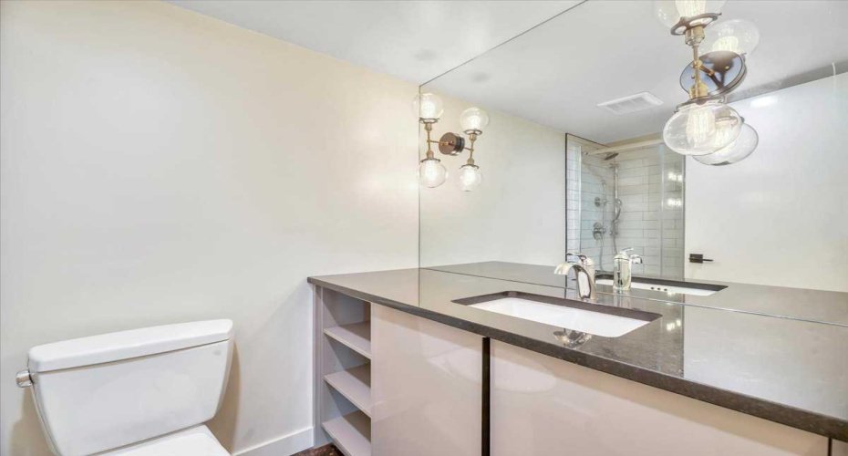 1100 8 Avenue, Calgary, Alberta T2P 3T9, 1 Bedroom Bedrooms, ,3 BathroomsBathrooms,Residential,For Sale,8,A2285688