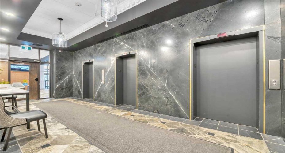 1100 8 Avenue, Calgary, Alberta T2P 3T9, 1 Bedroom Bedrooms, ,3 BathroomsBathrooms,Residential,For Sale,8,A2285688