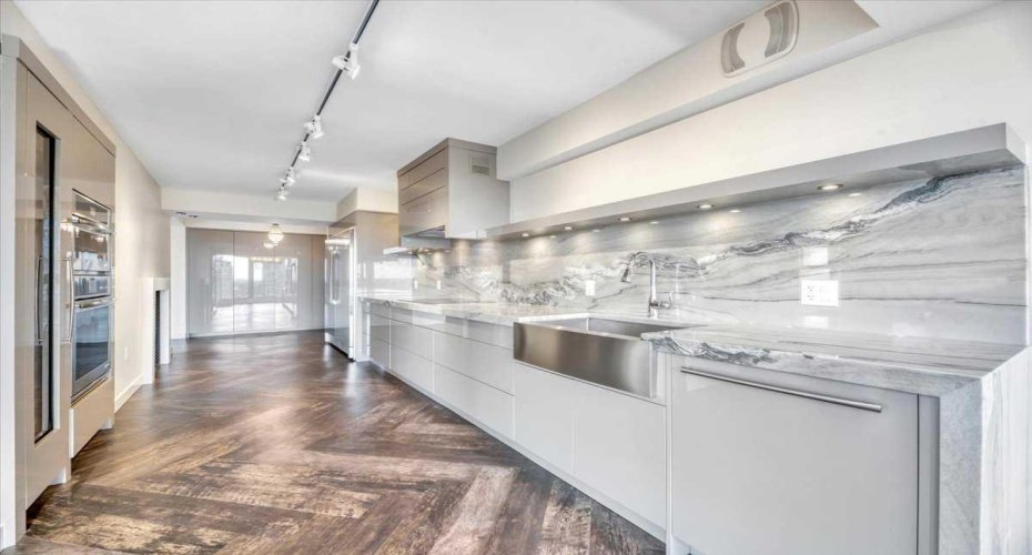 1100 8 Avenue, Calgary, Alberta T2P 3T9, 1 Bedroom Bedrooms, ,3 BathroomsBathrooms,Residential,For Sale,8,A2285688