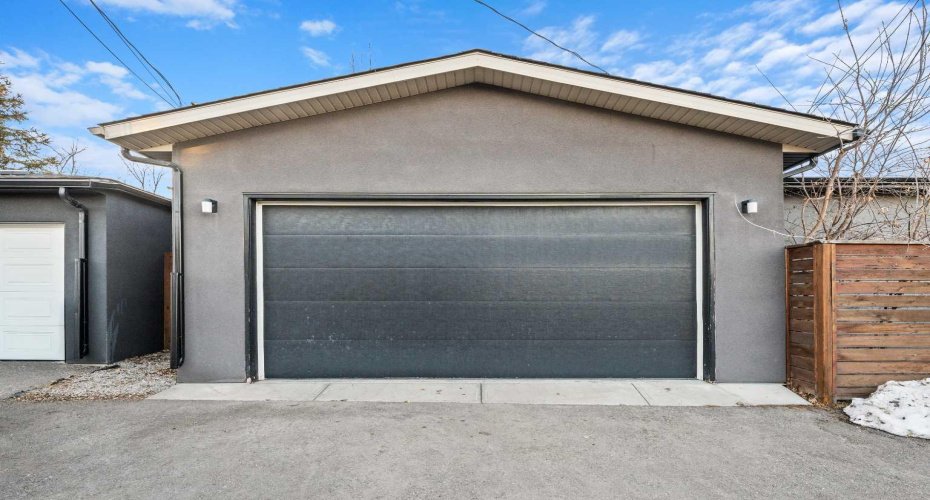 Oversized Double Garage via Paved Alley