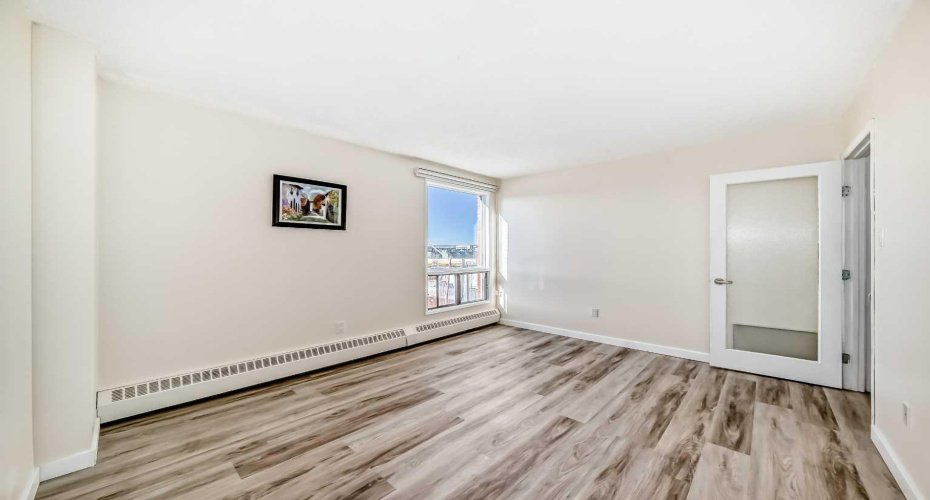 1334 14 Avenue, Calgary, Alberta T3C 0W2, 2 Bedrooms Bedrooms, ,2 BathroomsBathrooms,Residential,For Sale,14,A2285892