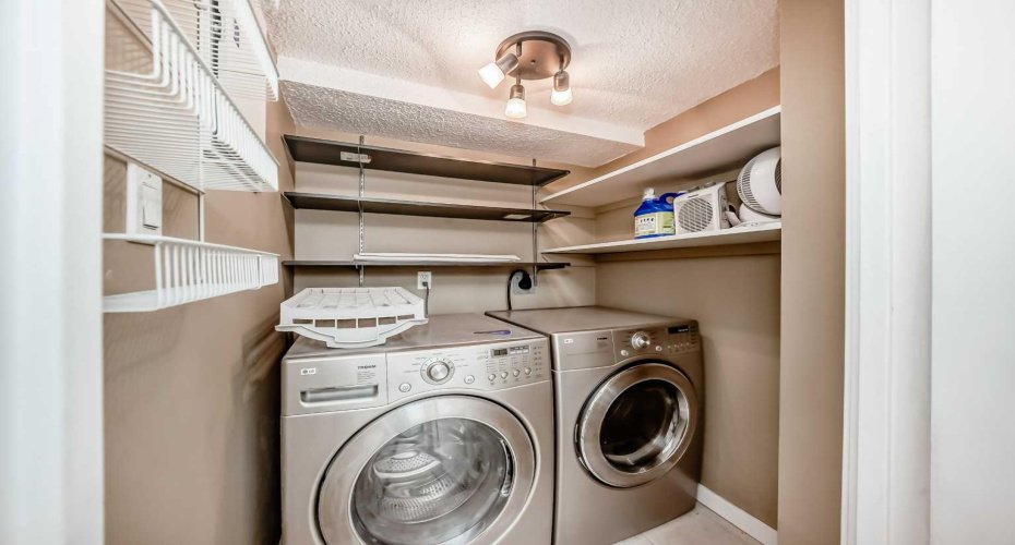 1334 14 Avenue, Calgary, Alberta T3C 0W2, 2 Bedrooms Bedrooms, ,2 BathroomsBathrooms,Residential,For Sale,14,A2285892