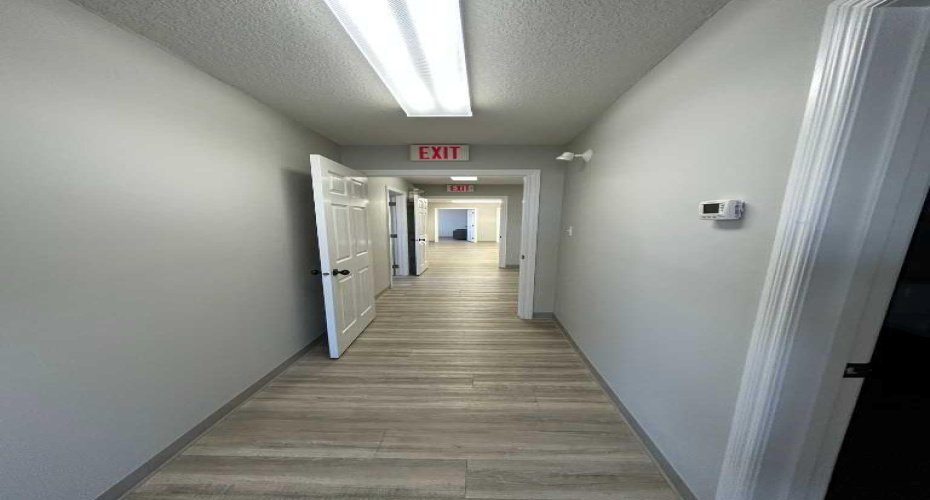 3174 34 Street, Lethbridge, Alberta T1H 5T6, ,Commercial,For Lease,34,A2285928
