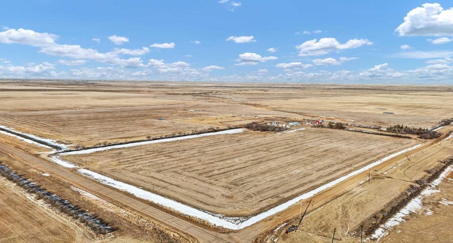 22222 Range Road 20, Bindloss, Alberta T0J0H0, 5 Bedrooms Bedrooms, ,1 BathroomBathrooms,Agri-business,For Sale,Range Road 20,A2285942