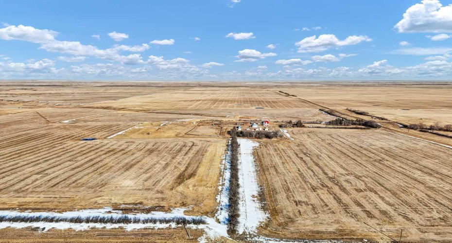 22222 Range Road 20, Bindloss, Alberta T0J0H0, 5 Bedrooms Bedrooms, ,1 BathroomBathrooms,Agri-business,For Sale,Range Road 20,A2285942
