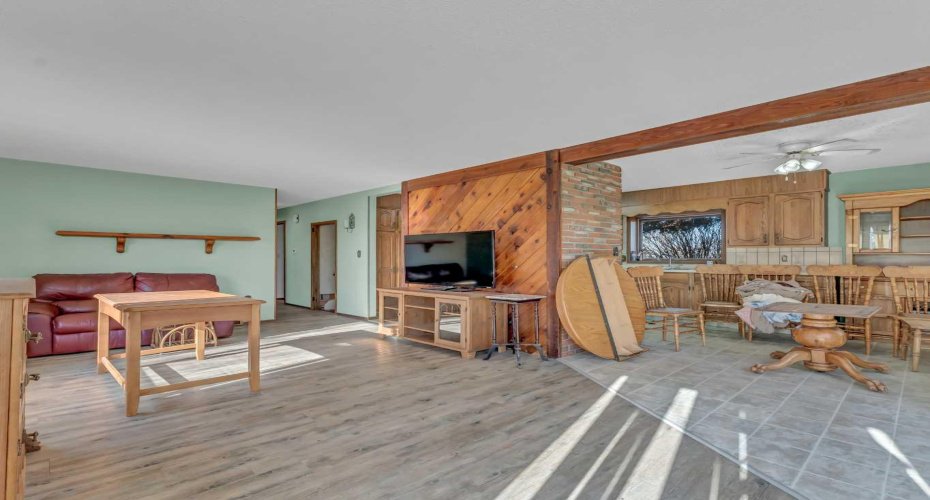 22222 Range Road 20, Bindloss, Alberta T0J0H0, 5 Bedrooms Bedrooms, ,1 BathroomBathrooms,Agri-business,For Sale,Range Road 20,A2285942
