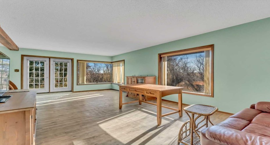 22222 Range Road 20, Bindloss, Alberta T0J0H0, 5 Bedrooms Bedrooms, ,1 BathroomBathrooms,Agri-business,For Sale,Range Road 20,A2285942