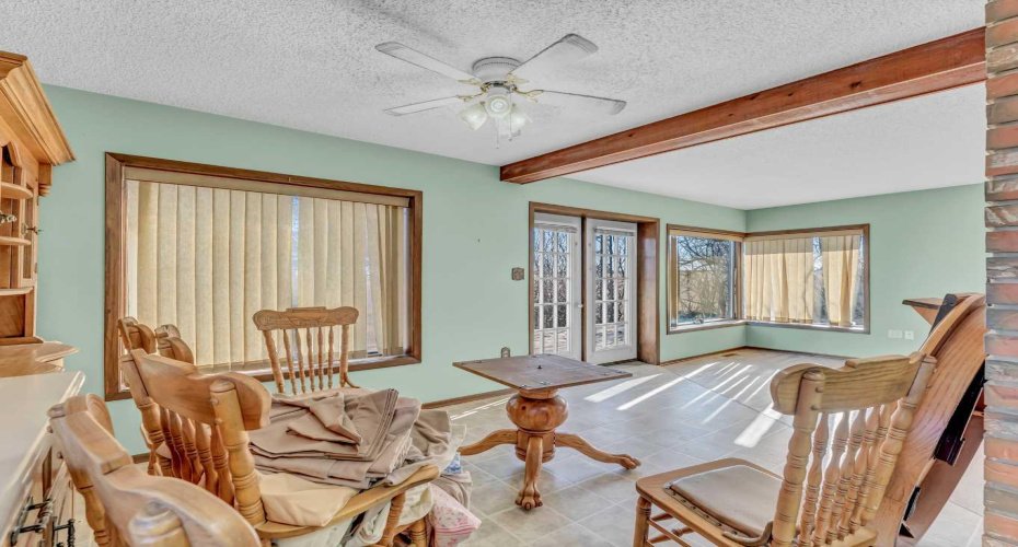 22222 Range Road 20, Bindloss, Alberta T0J0H0, 5 Bedrooms Bedrooms, ,1 BathroomBathrooms,Agri-business,For Sale,Range Road 20,A2285942