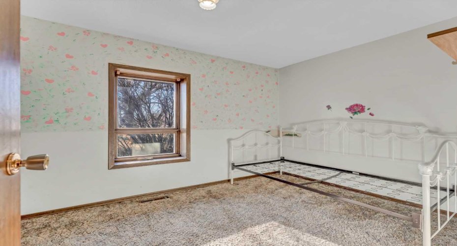 22222 Range Road 20, Bindloss, Alberta T0J0H0, 5 Bedrooms Bedrooms, ,1 BathroomBathrooms,Agri-business,For Sale,Range Road 20,A2285942