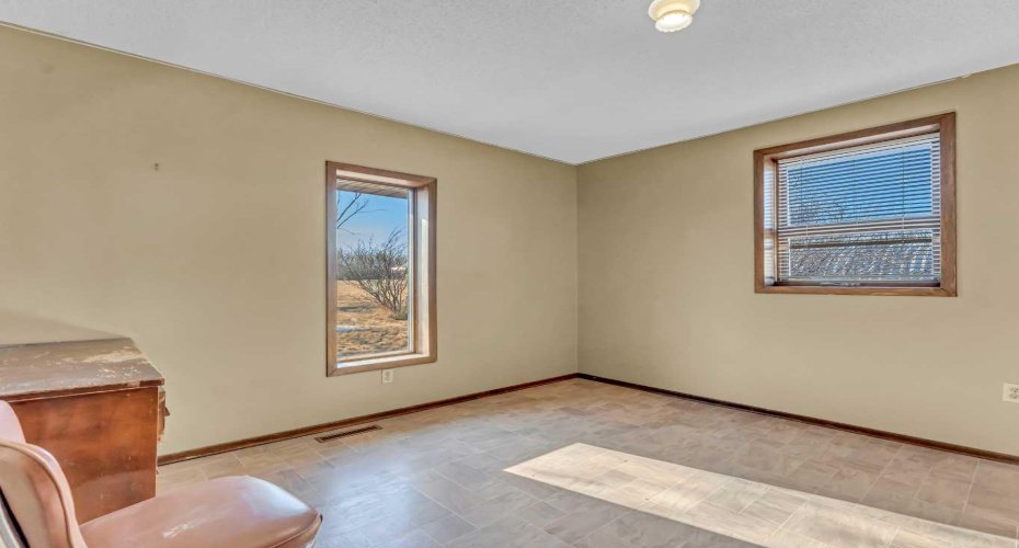 22222 Range Road 20, Bindloss, Alberta T0J0H0, 5 Bedrooms Bedrooms, ,1 BathroomBathrooms,Agri-business,For Sale,Range Road 20,A2285942