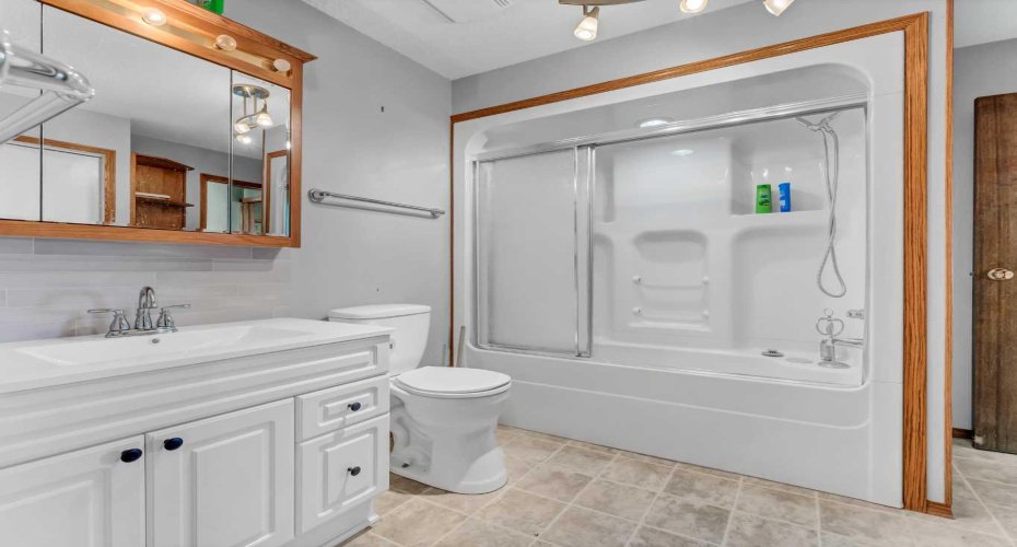 22222 Range Road 20, Bindloss, Alberta T0J0H0, 5 Bedrooms Bedrooms, ,1 BathroomBathrooms,Agri-business,For Sale,Range Road 20,A2285942