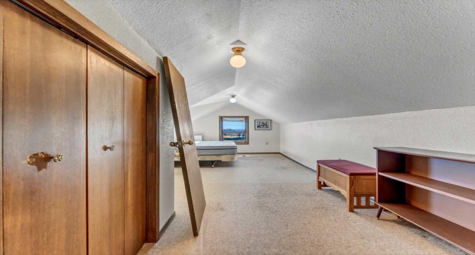 22222 Range Road 20, Bindloss, Alberta T0J0H0, 5 Bedrooms Bedrooms, ,1 BathroomBathrooms,Agri-business,For Sale,Range Road 20,A2285942