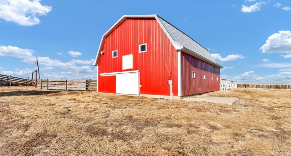 22222 Range Road 20, Bindloss, Alberta T0J0H0, 5 Bedrooms Bedrooms, ,1 BathroomBathrooms,Agri-business,For Sale,Range Road 20,A2285942