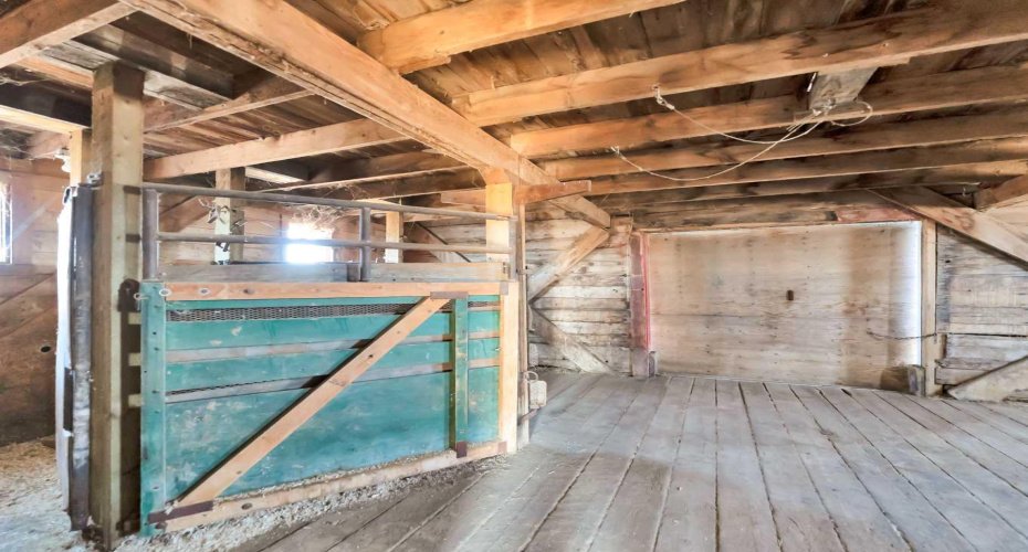 22222 Range Road 20, Bindloss, Alberta T0J0H0, 5 Bedrooms Bedrooms, ,1 BathroomBathrooms,Agri-business,For Sale,Range Road 20,A2285942