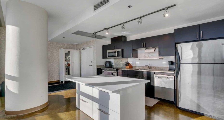 135 13 Avenue, Calgary, Alberta T2R 0W8, 1 Bedroom Bedrooms, ,1 BathroomBathrooms,Residential,For Sale,13,A2285946