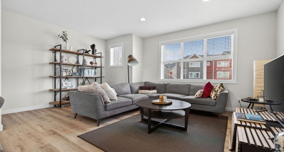 355 Nolancrest Heights, Calgary, Alberta T3R 0Z9, 3 Bedrooms Bedrooms, ,3 BathroomsBathrooms,Residential,For Sale,Nolancrest,A2285958