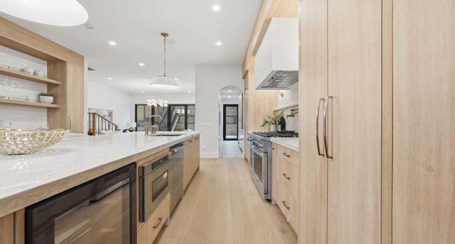 2009 28 Avenue, Calgary, Alberta T2T 1K4, 4 Bedrooms Bedrooms, ,5 BathroomsBathrooms,Residential,For Sale,28,A2285994