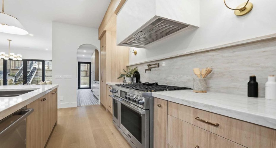 2009 28 Avenue, Calgary, Alberta T2T 1K4, 4 Bedrooms Bedrooms, ,5 BathroomsBathrooms,Residential,For Sale,28,A2285994