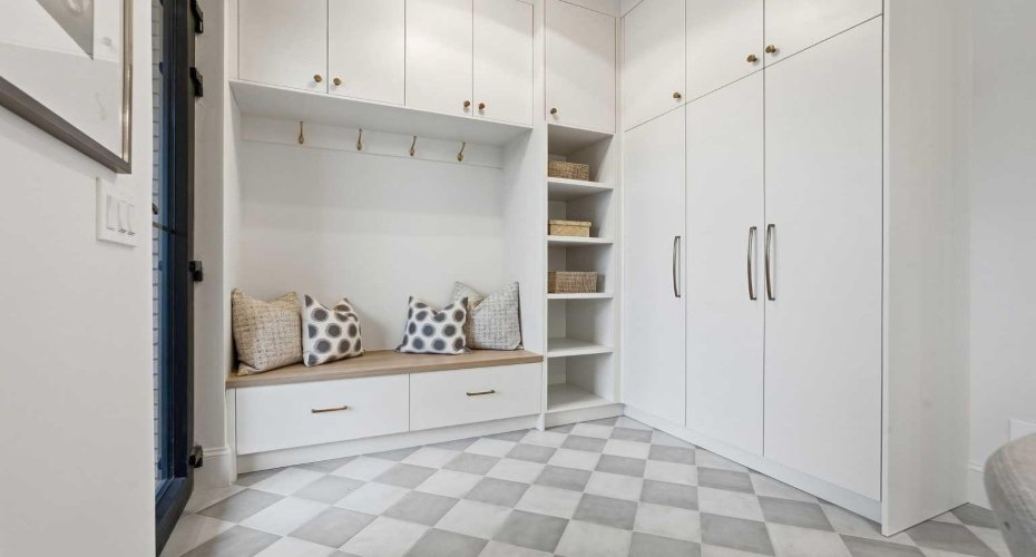 2009 28 Avenue, Calgary, Alberta T2T 1K4, 4 Bedrooms Bedrooms, ,5 BathroomsBathrooms,Residential,For Sale,28,A2285994