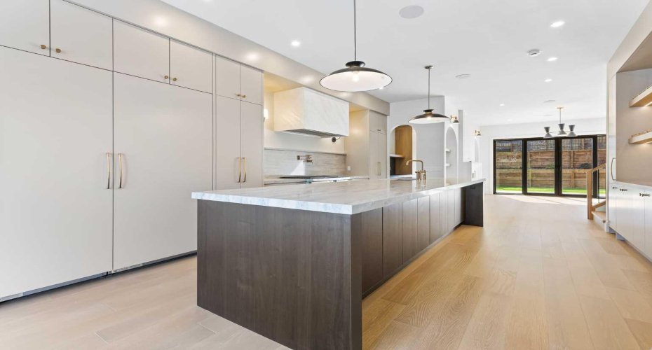 2011 28 Avenue, Calgary, Alberta T2T 1K4, 4 Bedrooms Bedrooms, ,5 BathroomsBathrooms,Residential,For Sale,28,A2286000