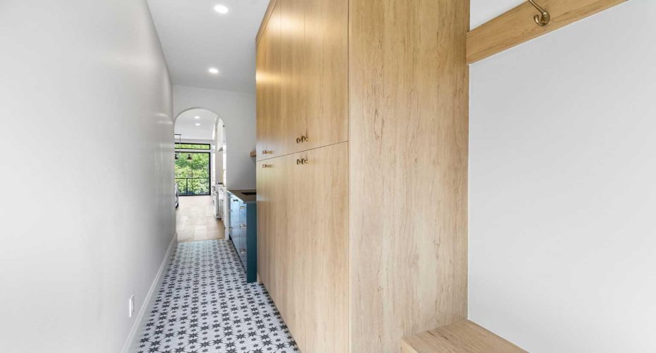 2011 28 Avenue, Calgary, Alberta T2T 1K4, 4 Bedrooms Bedrooms, ,5 BathroomsBathrooms,Residential,For Sale,28,A2286000