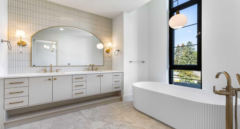 2011 28 Avenue, Calgary, Alberta T2T 1K4, 4 Bedrooms Bedrooms, ,5 BathroomsBathrooms,Residential,For Sale,28,A2286000