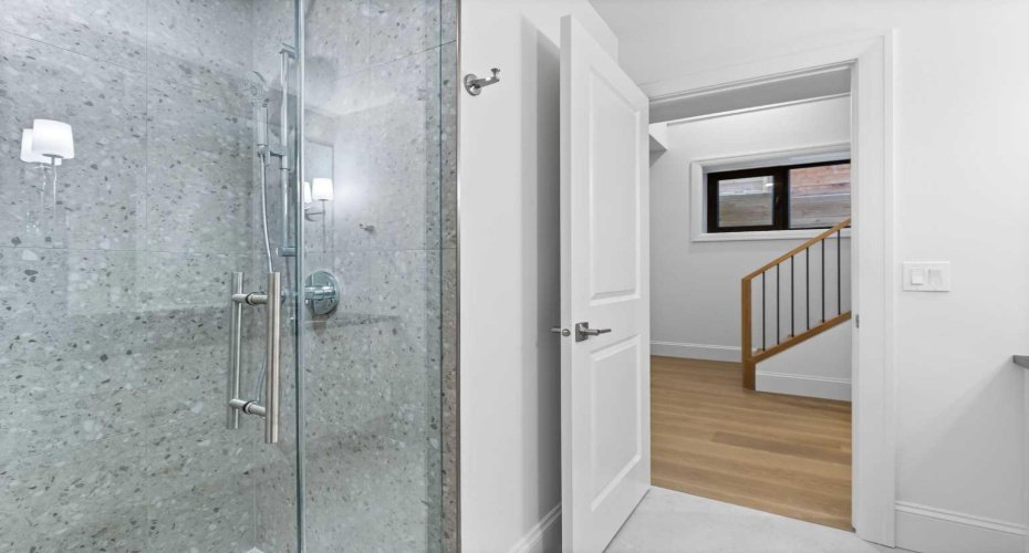 2011 28 Avenue, Calgary, Alberta T2T 1K4, 4 Bedrooms Bedrooms, ,5 BathroomsBathrooms,Residential,For Sale,28,A2286000