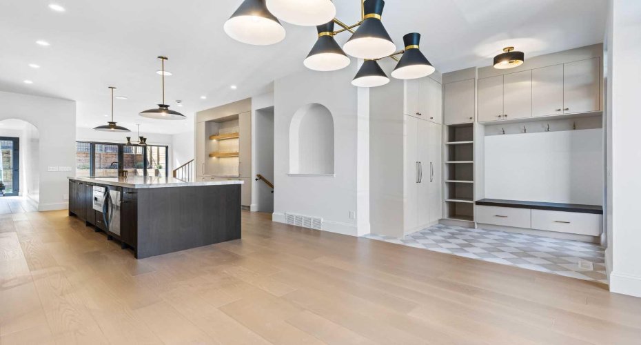 2011 28 Avenue, Calgary, Alberta T2T 1K4, 4 Bedrooms Bedrooms, ,5 BathroomsBathrooms,Residential,For Sale,28,A2286000