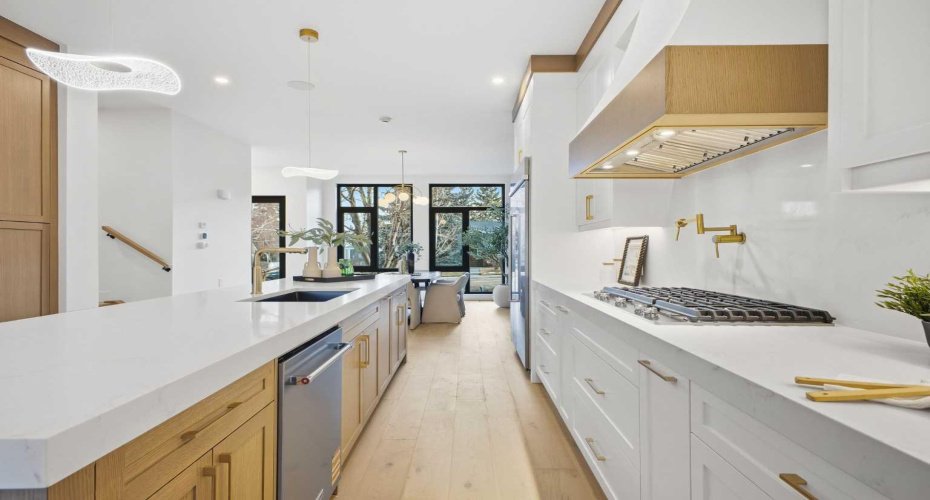 1427 26A Street, Calgary, Alberta T3C 1K9, 5 Bedrooms Bedrooms, ,4 BathroomsBathrooms,Residential,For Sale,26A,A2286048