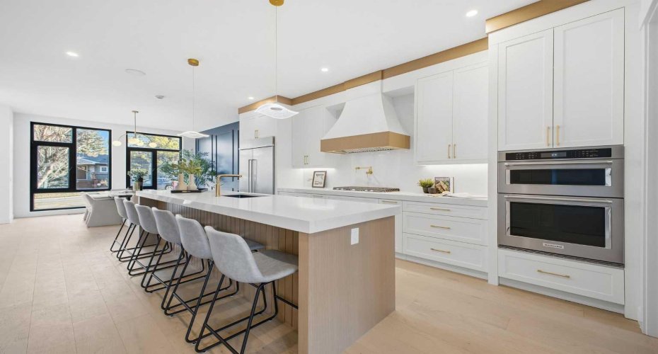 1427 26A Street, Calgary, Alberta T3C 1K9, 5 Bedrooms Bedrooms, ,4 BathroomsBathrooms,Residential,For Sale,26A,A2286048