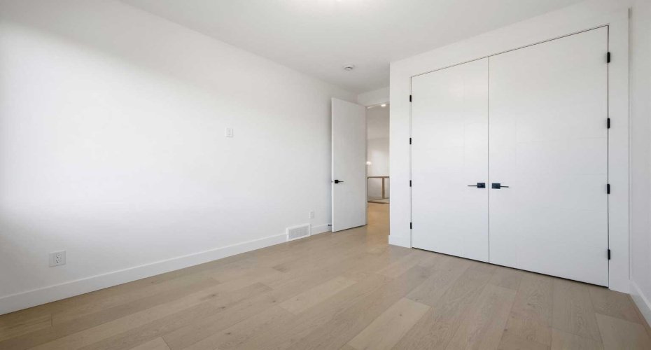 1427 26A Street, Calgary, Alberta T3C 1K9, 5 Bedrooms Bedrooms, ,4 BathroomsBathrooms,Residential,For Sale,26A,A2286048