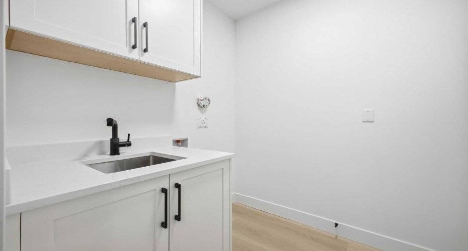 1427 26A Street, Calgary, Alberta T3C 1K9, 5 Bedrooms Bedrooms, ,4 BathroomsBathrooms,Residential,For Sale,26A,A2286048